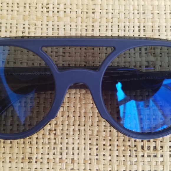 New Men's "MONCLER" Blue Frame Sunglasses - Picture 4 of 6